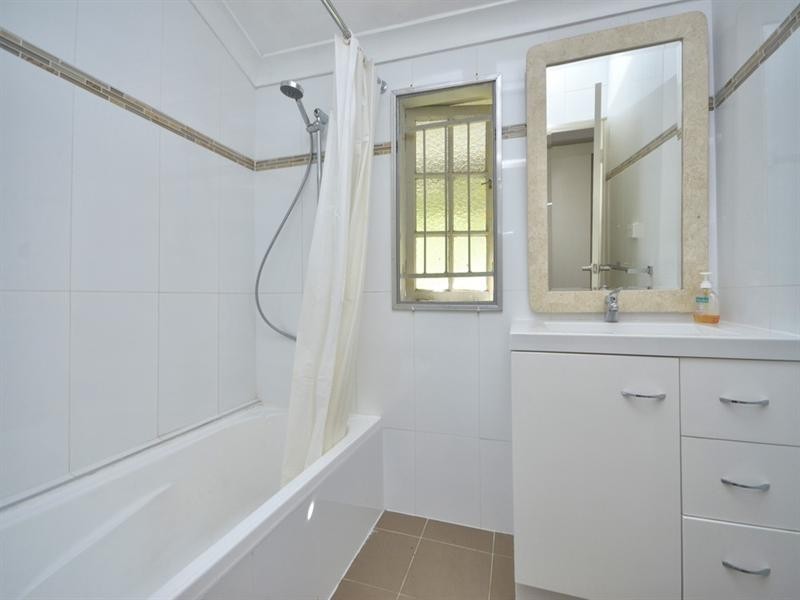 9 McIlwraith Street, Auchenflower QLD 4066