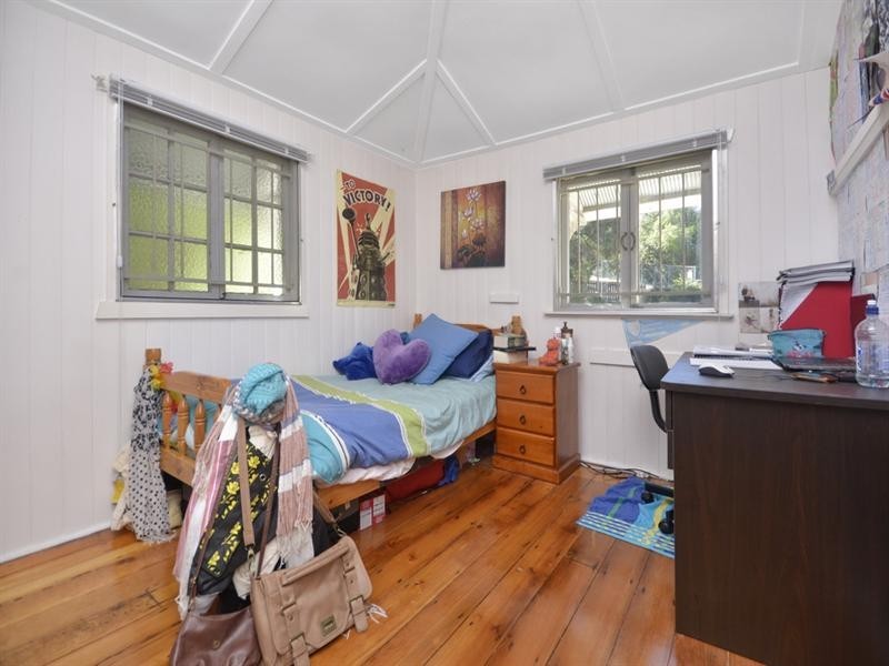 9 McIlwraith Street, Auchenflower QLD 4066