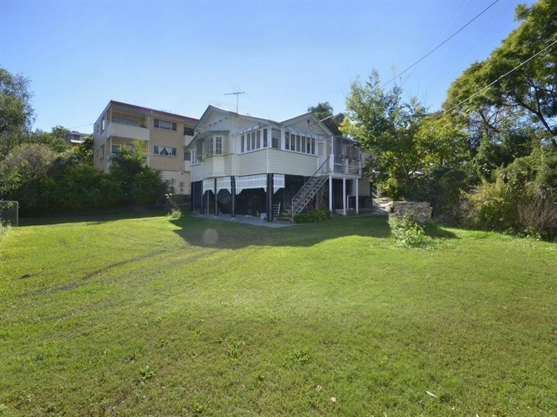 9 McIlwraith Street, Auchenflower QLD 4066