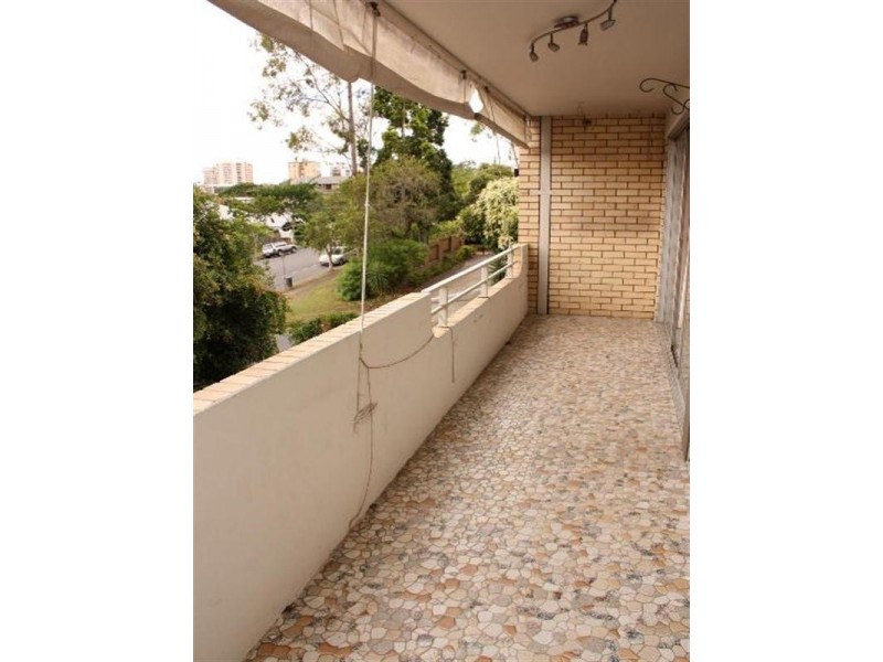 1/5 Burt Street, Auchenflower QLD 4066