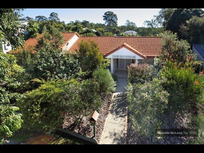 18 Dillingen Street, Chapel Hill QLD 4069