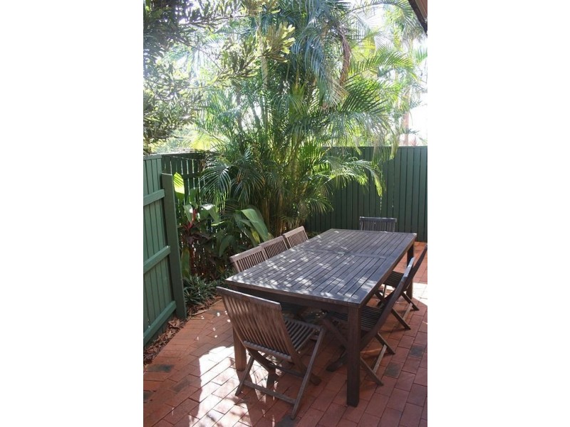 2/106 Sherwood Road, Toowong QLD 4066