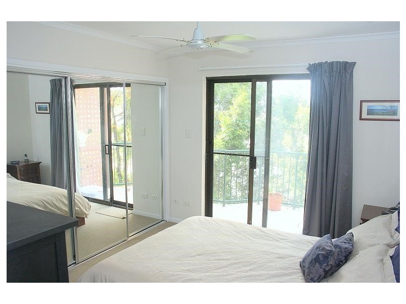 2/106 Sherwood Road, Toowong QLD 4066