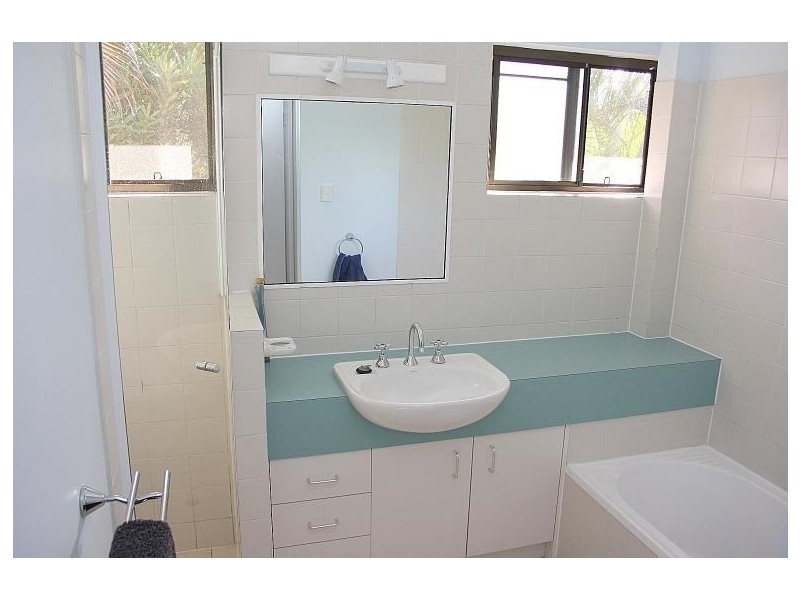 2/106 Sherwood Road, Toowong QLD 4066