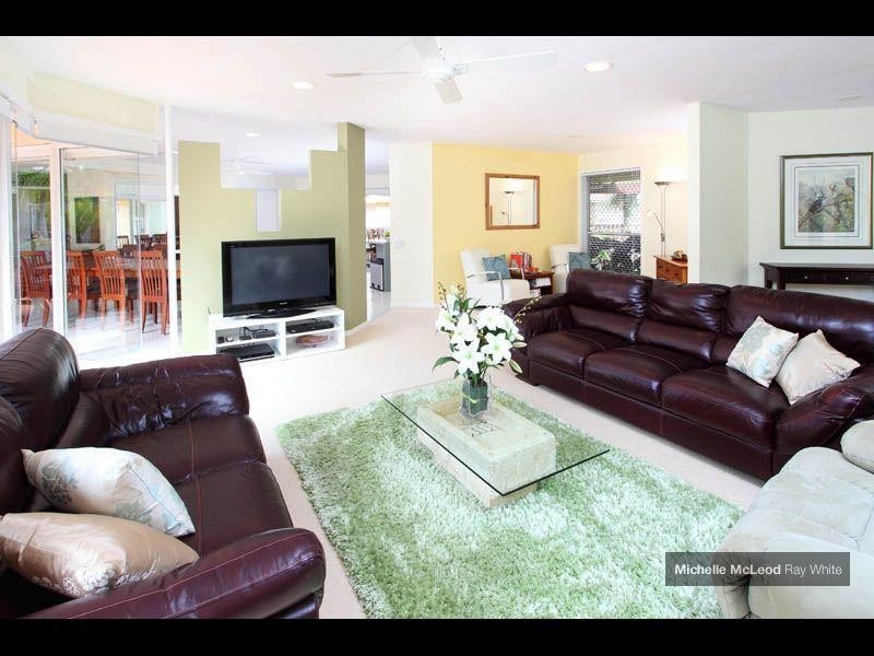 93 Greenford Street, Chapel Hill QLD 4069