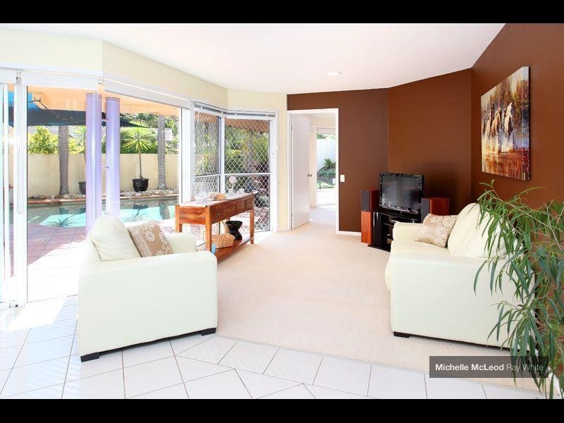 93 Greenford Street, Chapel Hill QLD 4069