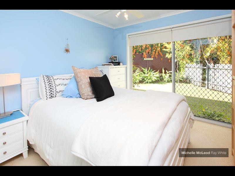 93 Greenford Street, Chapel Hill QLD 4069