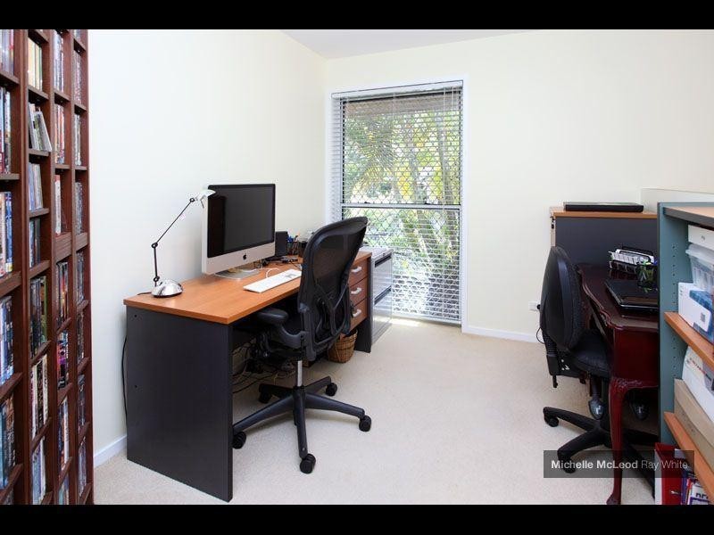 93 Greenford Street, Chapel Hill QLD 4069