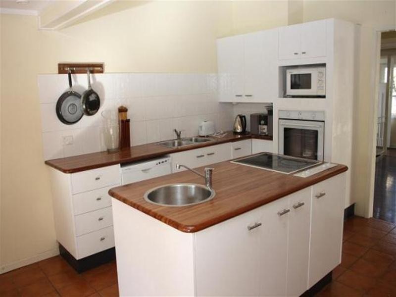 176 Hawken Drive, St Lucia QLD 4067