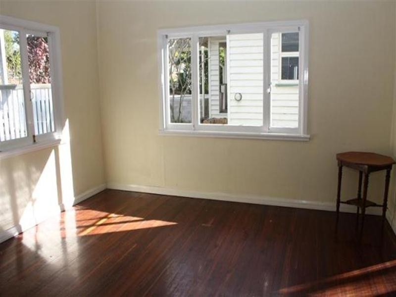 176 Hawken Drive, St Lucia QLD 4067