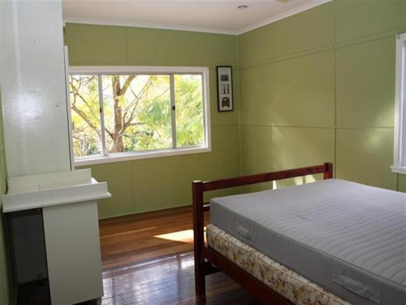 176 Hawken Drive, St Lucia QLD 4067