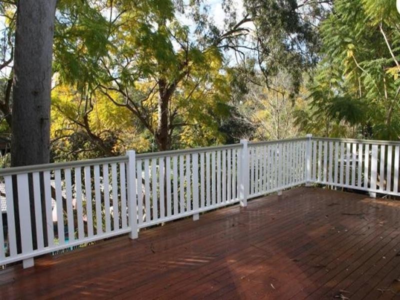 176 Hawken Drive, St Lucia QLD 4067