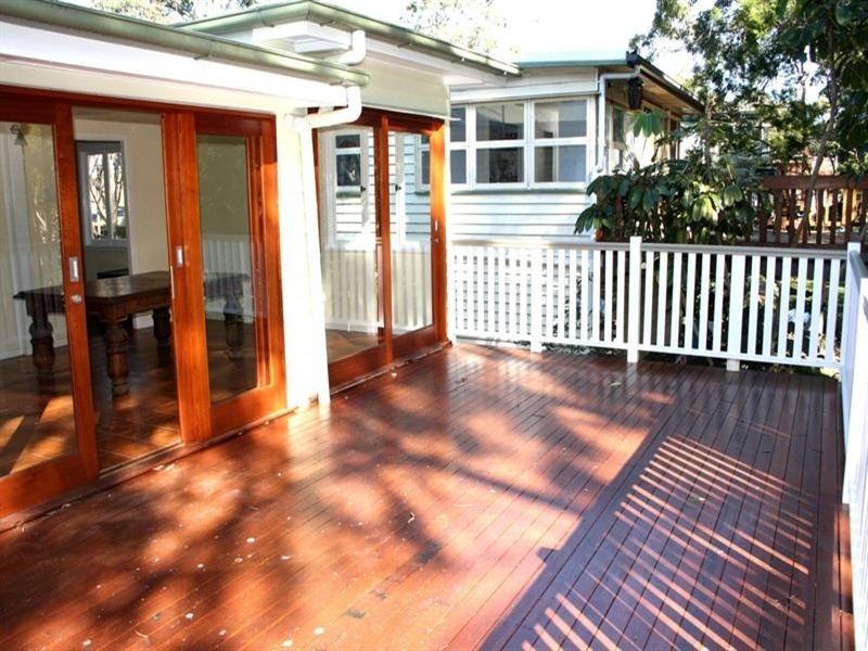 176 Hawken Drive, St Lucia QLD 4067