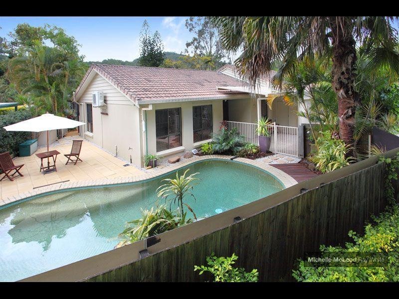 25 Greenford Street, Chapel Hill QLD 4069