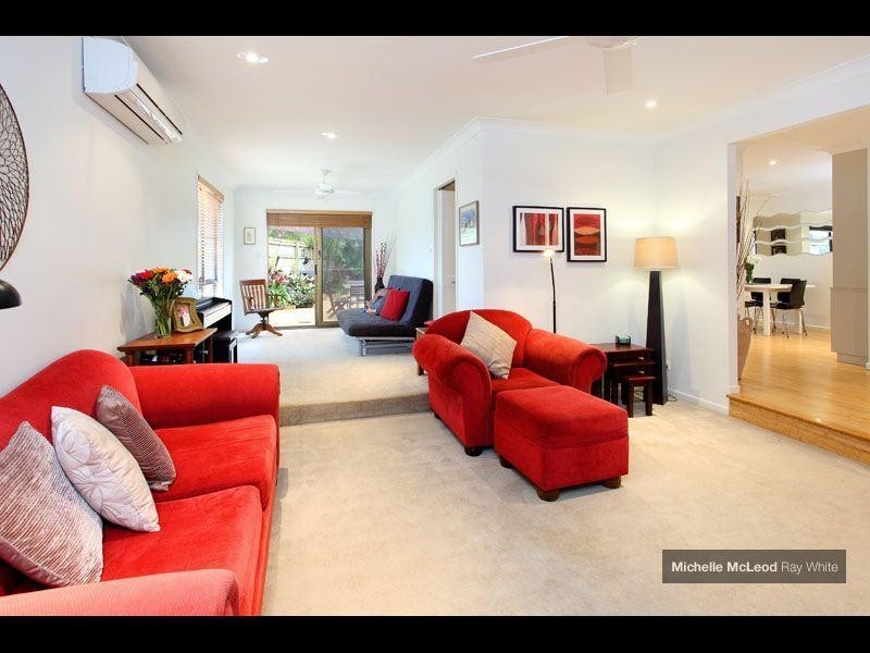 25 Greenford Street, Chapel Hill QLD 4069