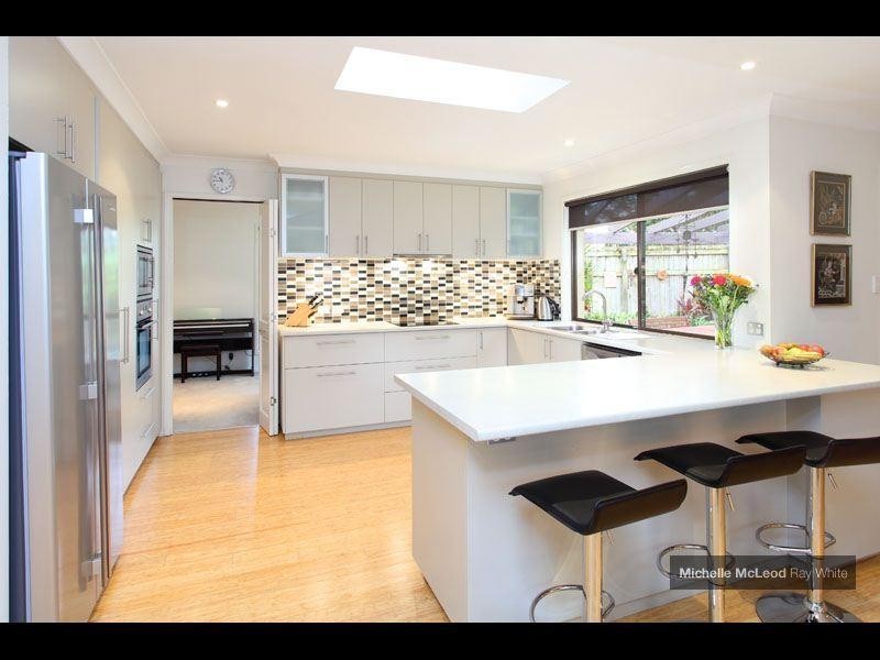 25 Greenford Street, Chapel Hill QLD 4069