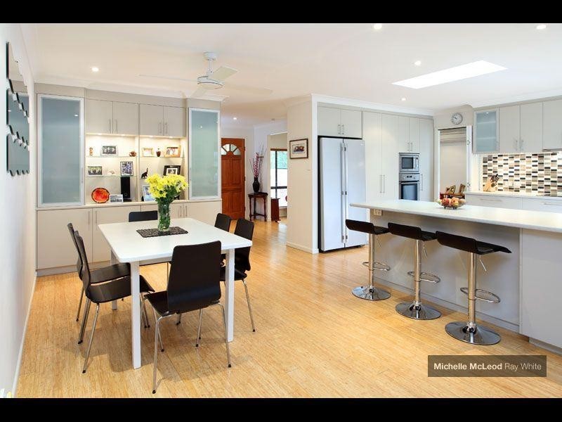 25 Greenford Street, Chapel Hill QLD 4069