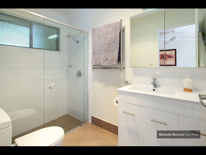 25 Greenford Street, Chapel Hill QLD 4069