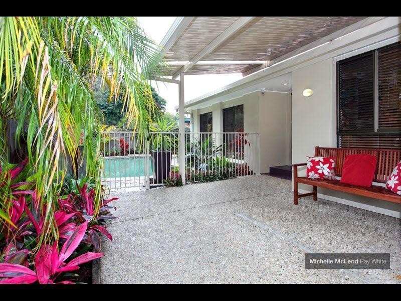 25 Greenford Street, Chapel Hill QLD 4069