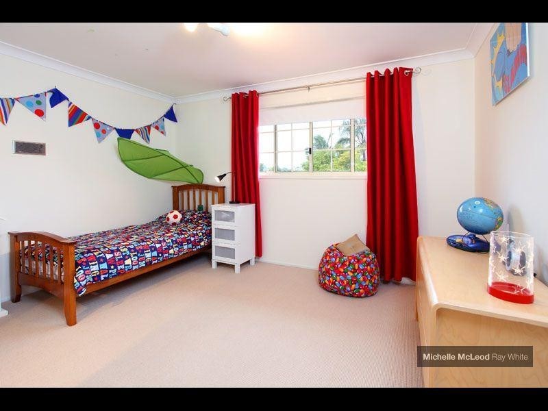 3 Kagoola Close, Chapel Hill QLD 4069