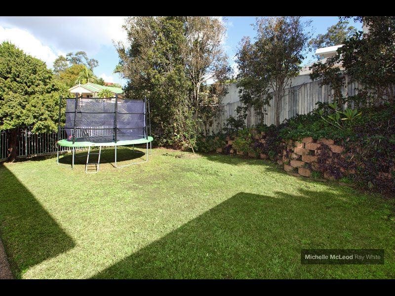 3 Kagoola Close, Chapel Hill QLD 4069