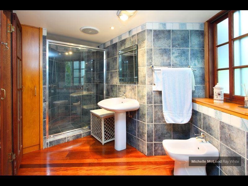 1B Bina Street, Chapel Hill QLD 4069