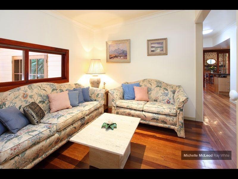 1B Bina Street, Chapel Hill QLD 4069