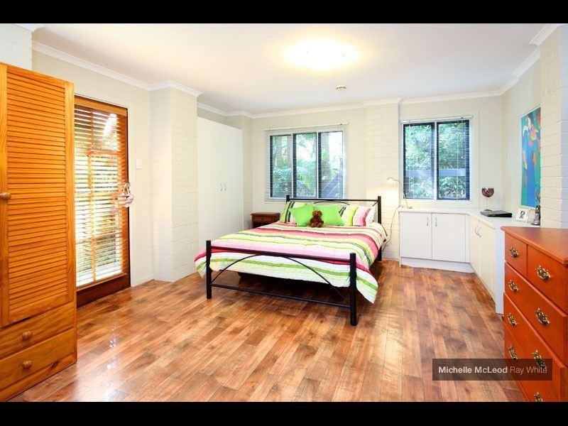 1B Bina Street, Chapel Hill QLD 4069