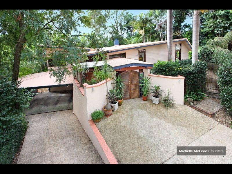 1B Bina Street, Chapel Hill QLD 4069