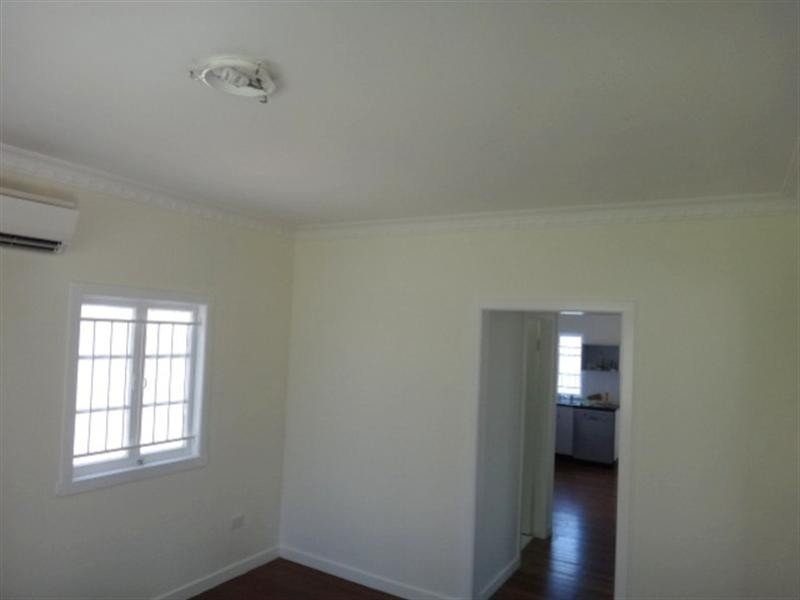 27 Saunders Street, Indooroopilly QLD 4068