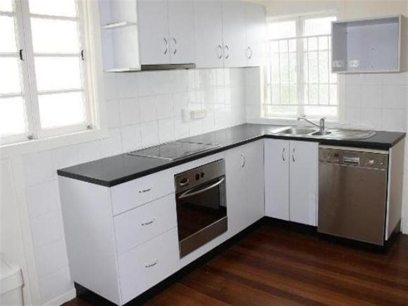 27 Saunders Street, Indooroopilly QLD 4068