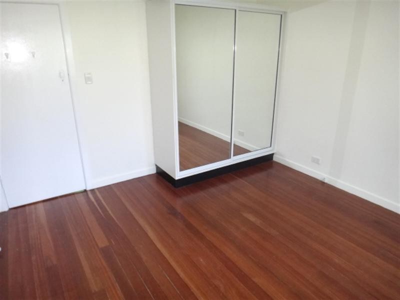 27 Saunders Street, Indooroopilly QLD 4068