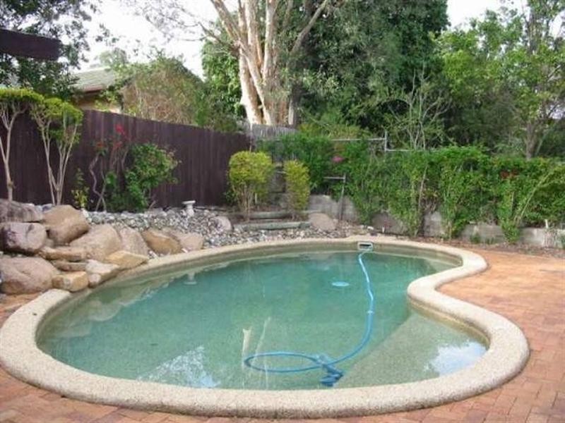 22 St Albans Street, Kenmore QLD 4069