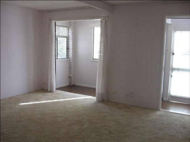 22 St Albans Street, Kenmore QLD 4069