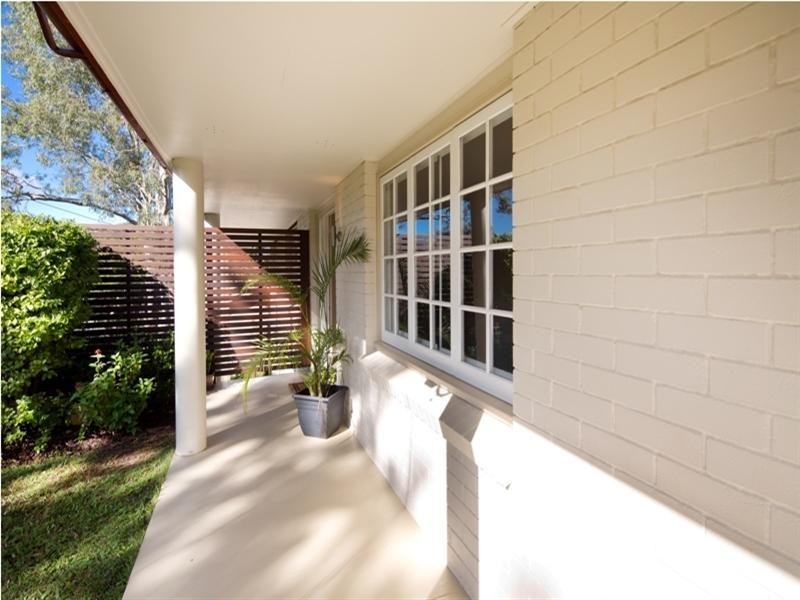 14 Rialanna Street, Kenmore QLD 4069