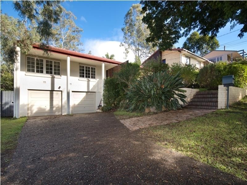 14 Rialanna Street, Kenmore QLD 4069