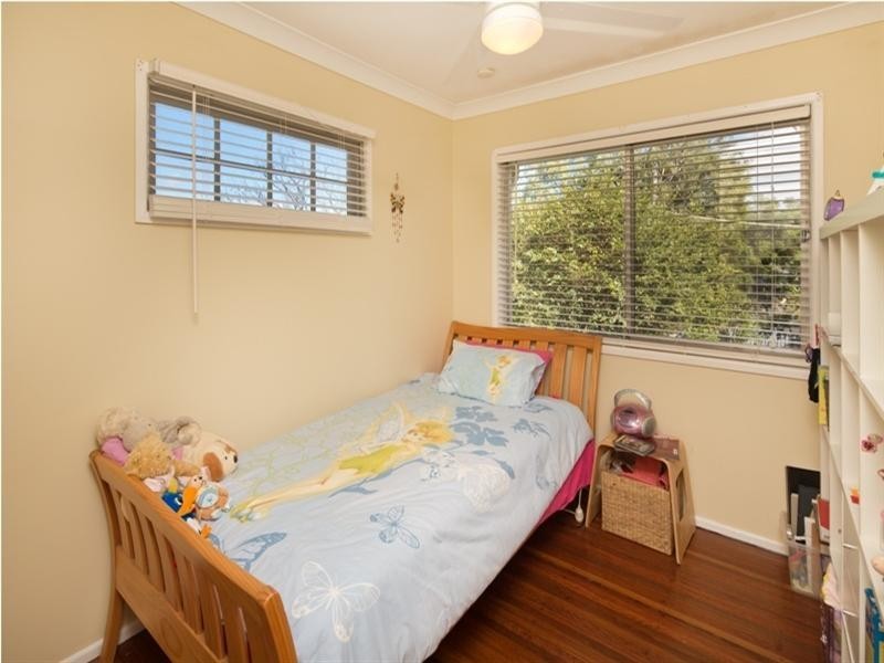 14 Rialanna Street, Kenmore QLD 4069