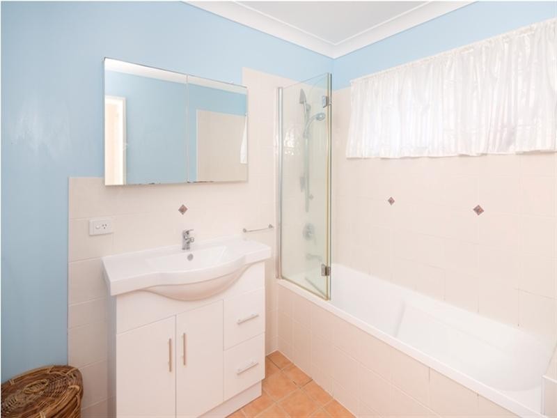 14 Rialanna Street, Kenmore QLD 4069