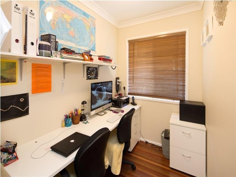 14 Rialanna Street, Kenmore QLD 4069