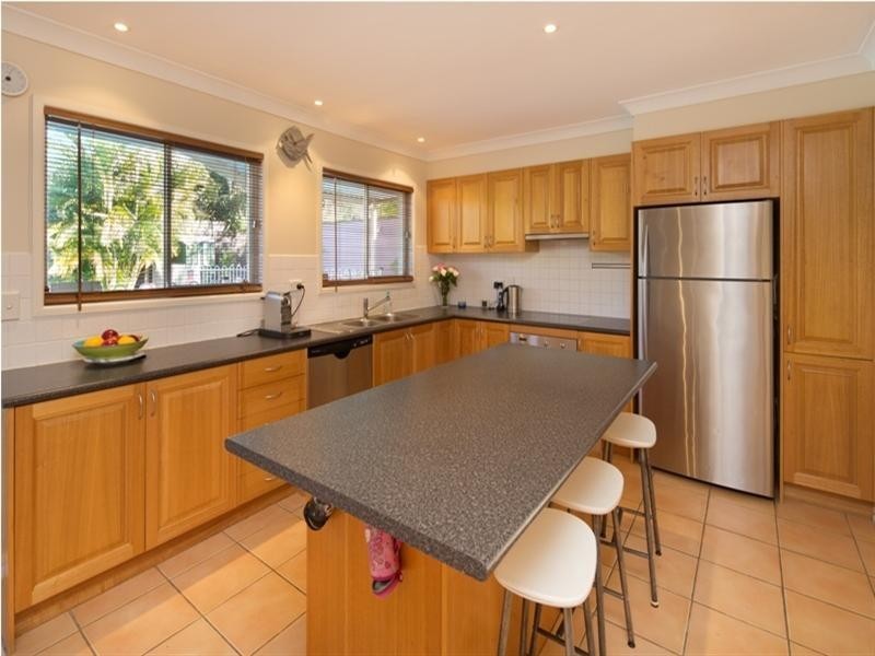 14 Rialanna Street, Kenmore QLD 4069