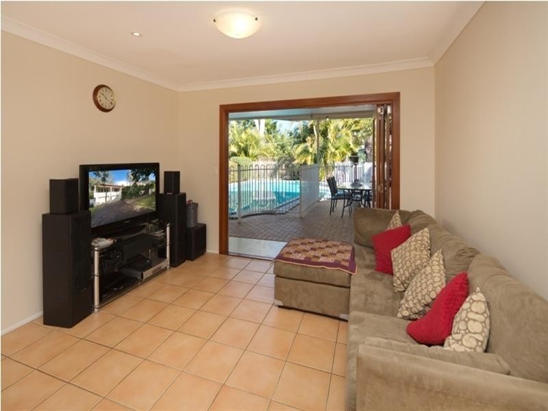 14 Rialanna Street, Kenmore QLD 4069