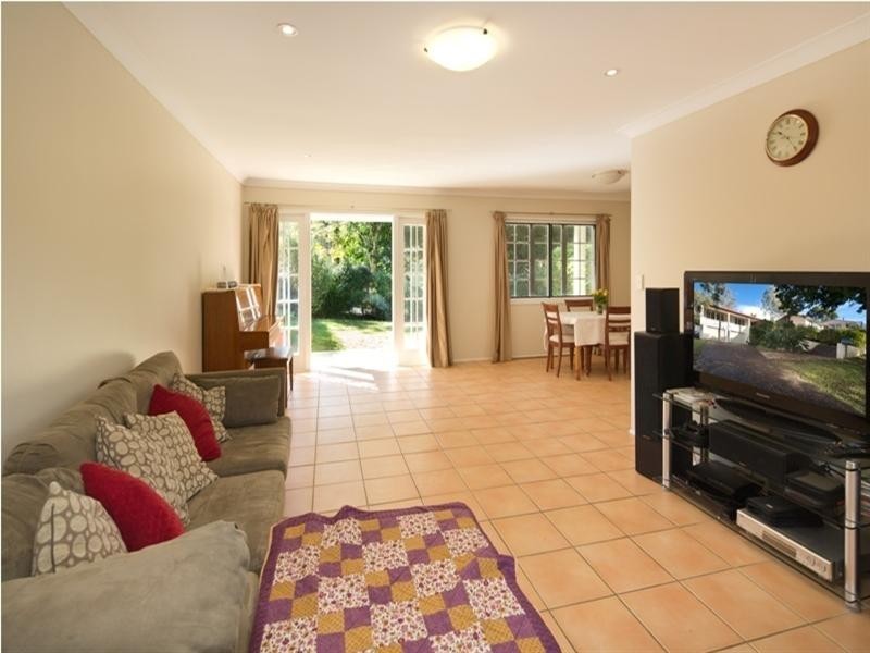 14 Rialanna Street, Kenmore QLD 4069