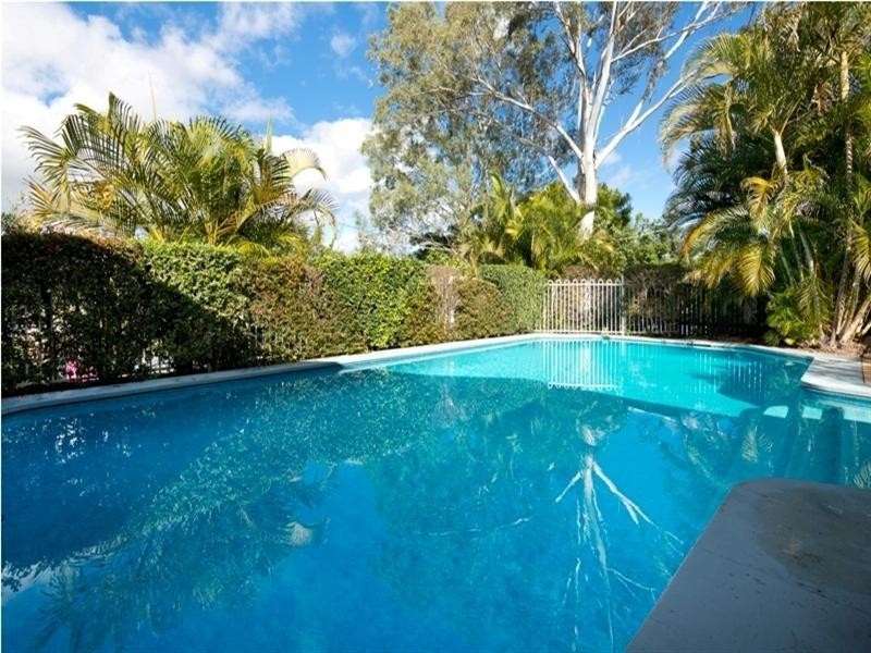 14 Rialanna Street, Kenmore QLD 4069