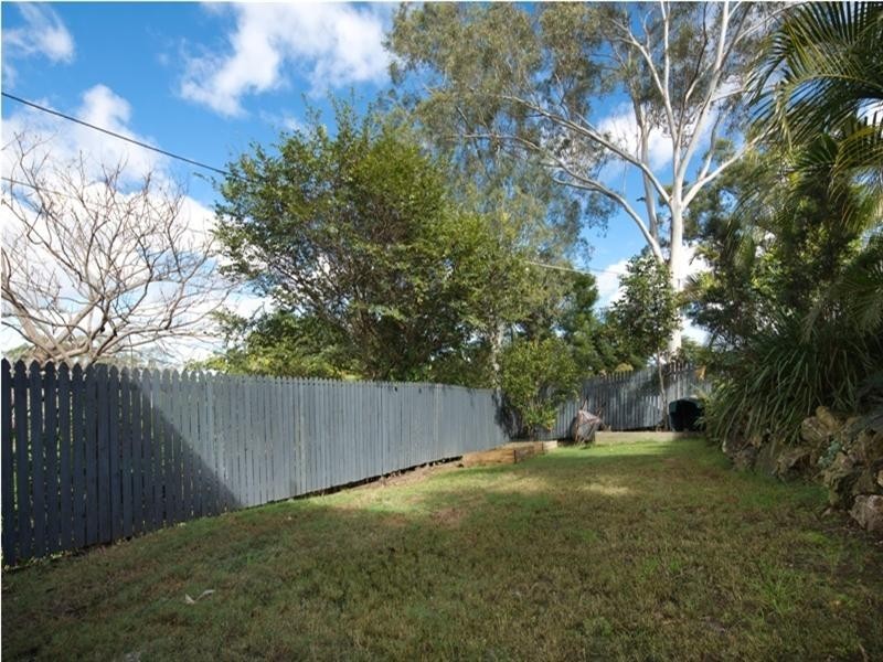 14 Rialanna Street, Kenmore QLD 4069