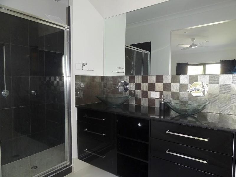 15 Manson Parade, Yeronga QLD 4104