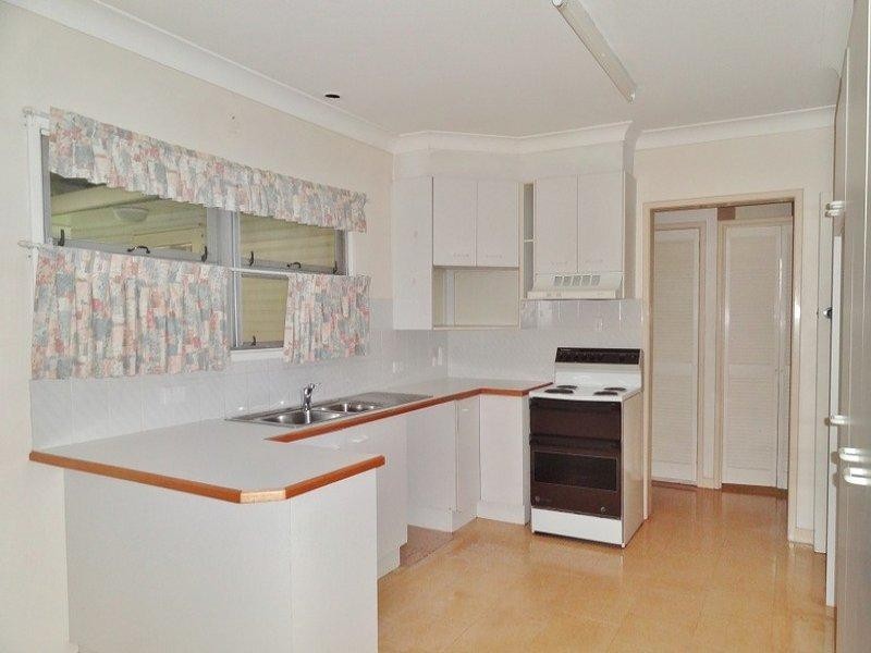 14 Noreen Street, Chapel Hill QLD 4069