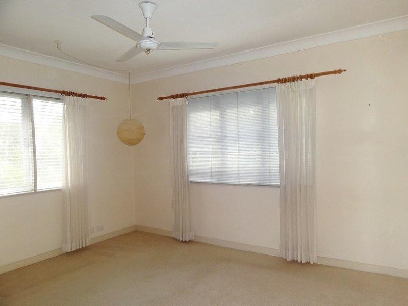 14 Noreen Street, Chapel Hill QLD 4069