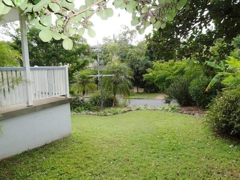 14 Noreen Street, Chapel Hill QLD 4069