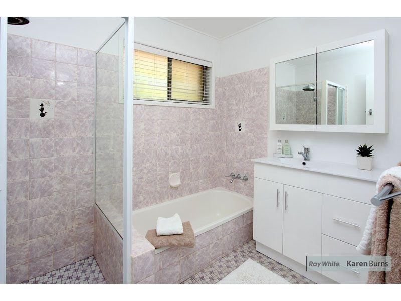 3 Wandella Street, Chapel Hill QLD 4069