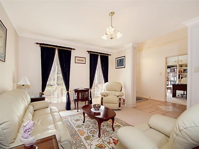 106 Kintyre Street, Brookfield QLD 4069